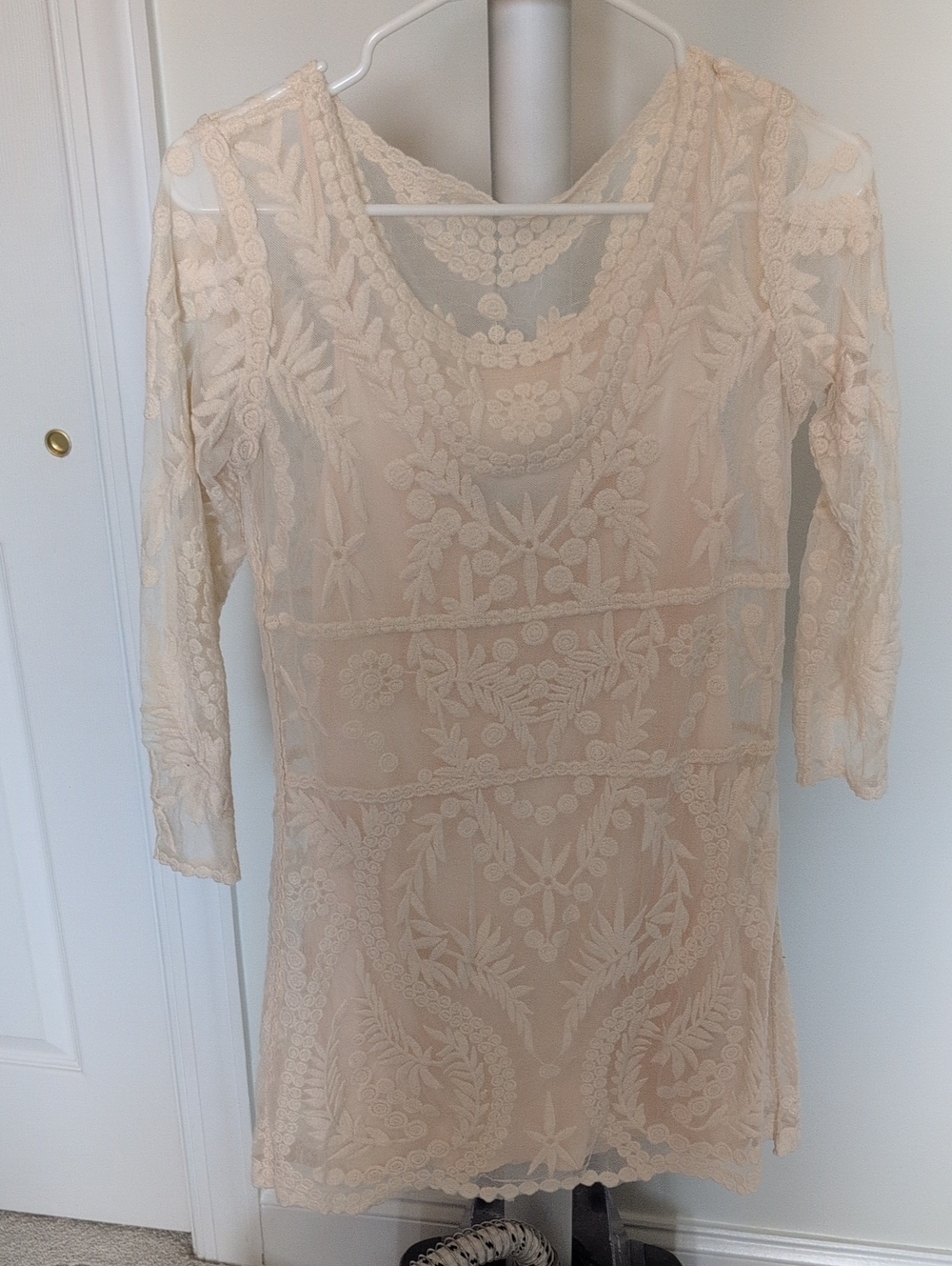Express Cream Lace Long Sleeve Dress